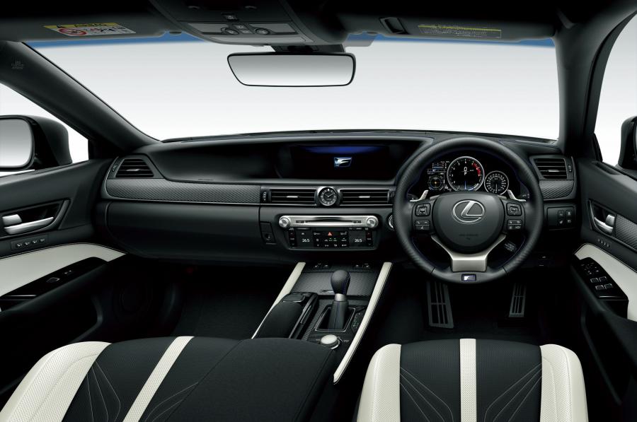 Торпедо Lexus GS F 2015 года  (JP) (фото 7 из 22)